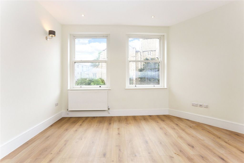Property photo 3 of 8 Picture No. 07