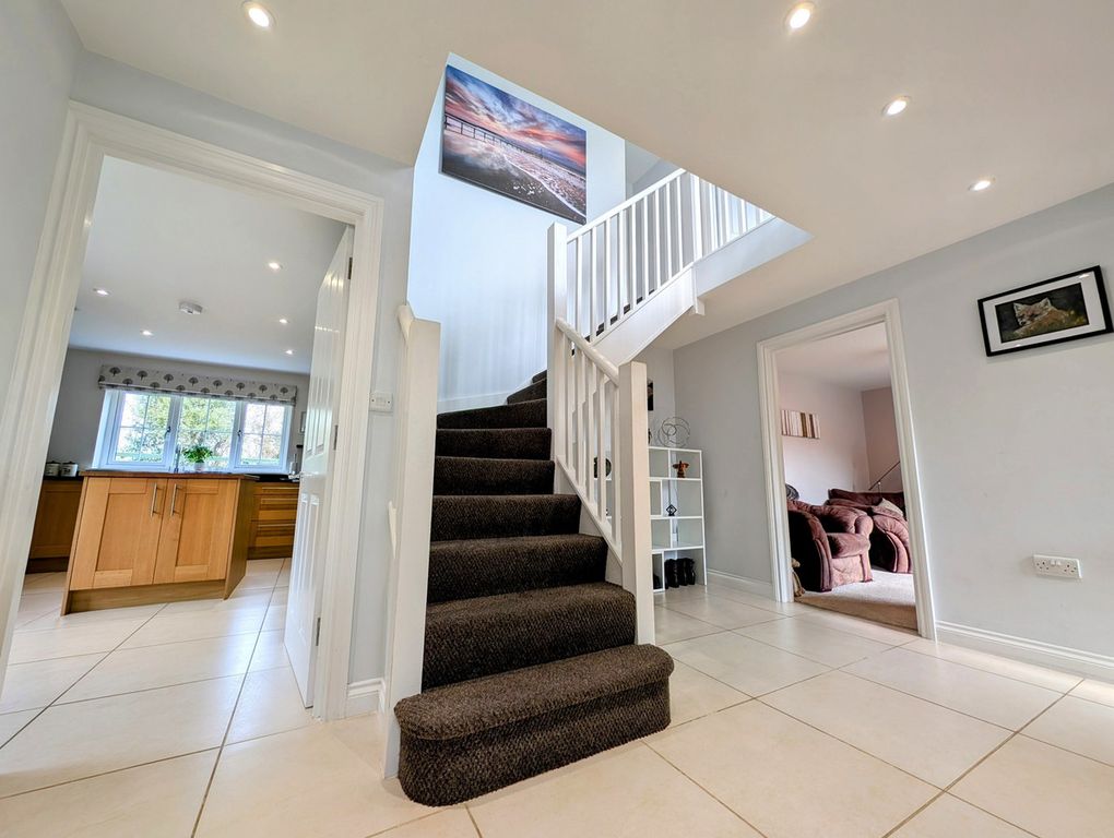 Property photo 3 of 48