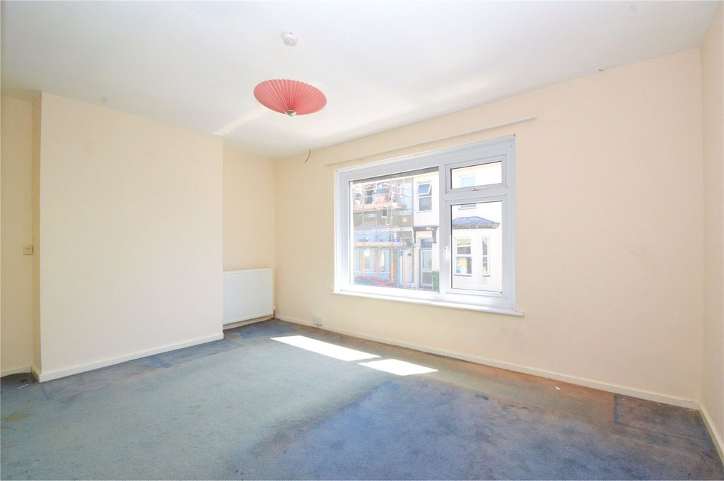 Property photo 2 of 11 2 - Picture No. 10