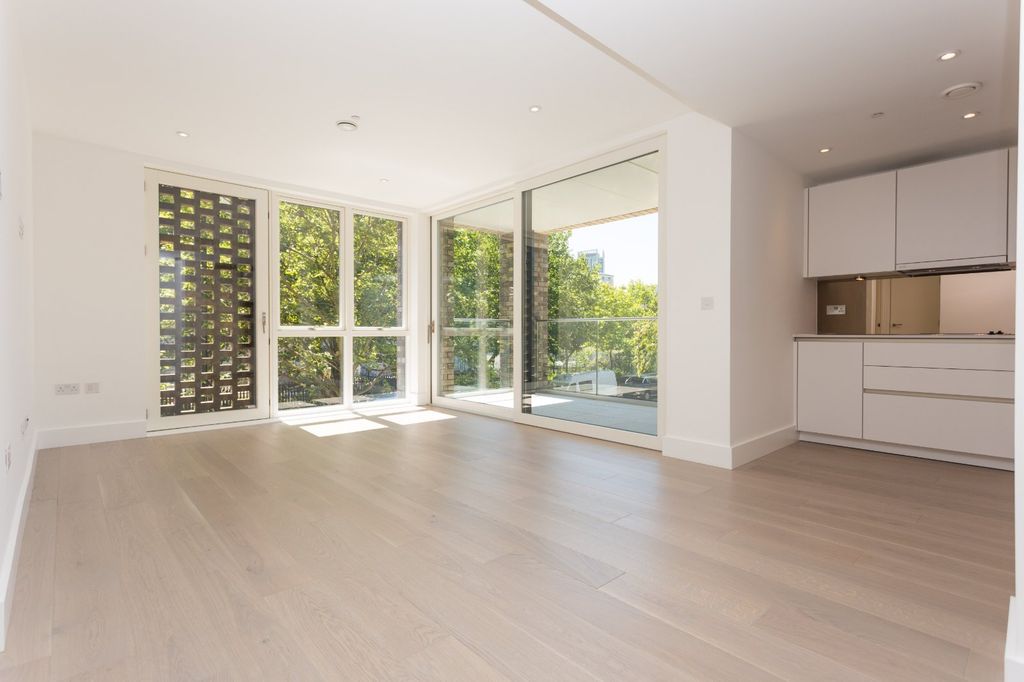 Property photo 3 of 10 Photo 4