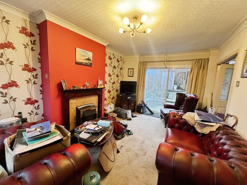 Property photo 3 of 16 Lounge