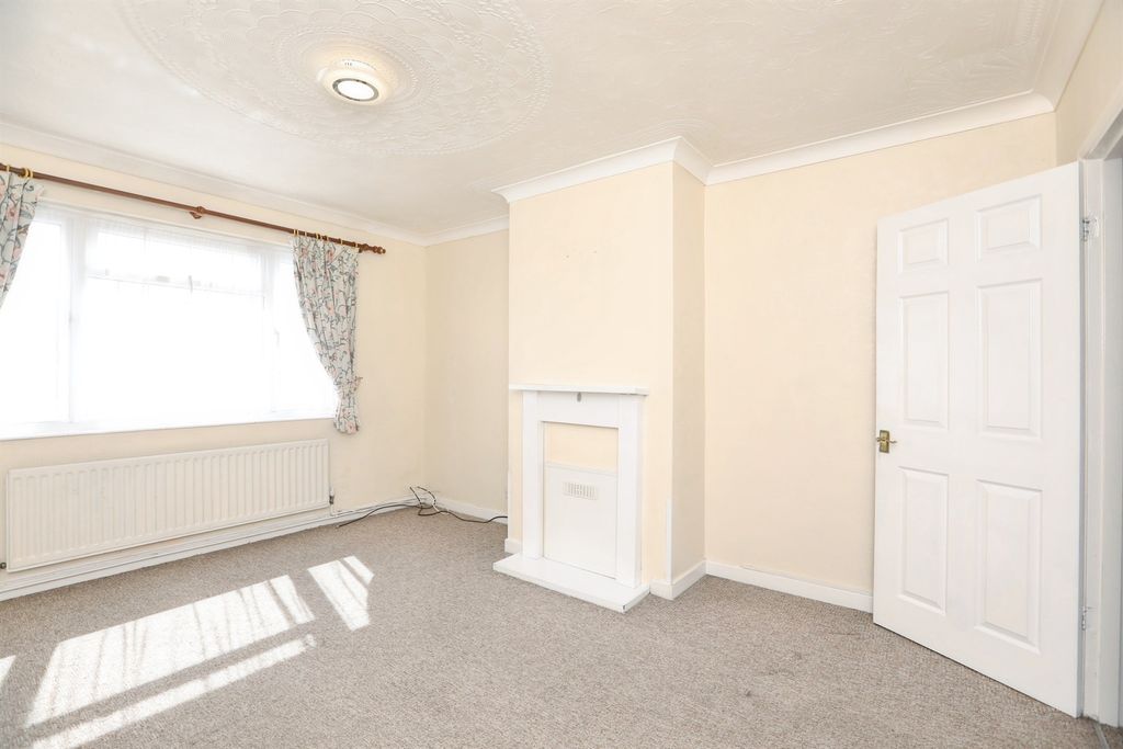 Property photo 2 of 23