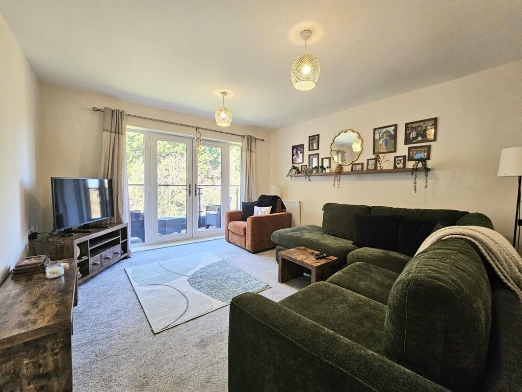 Property photo 3 of 22 Pbox-Img.Jpg