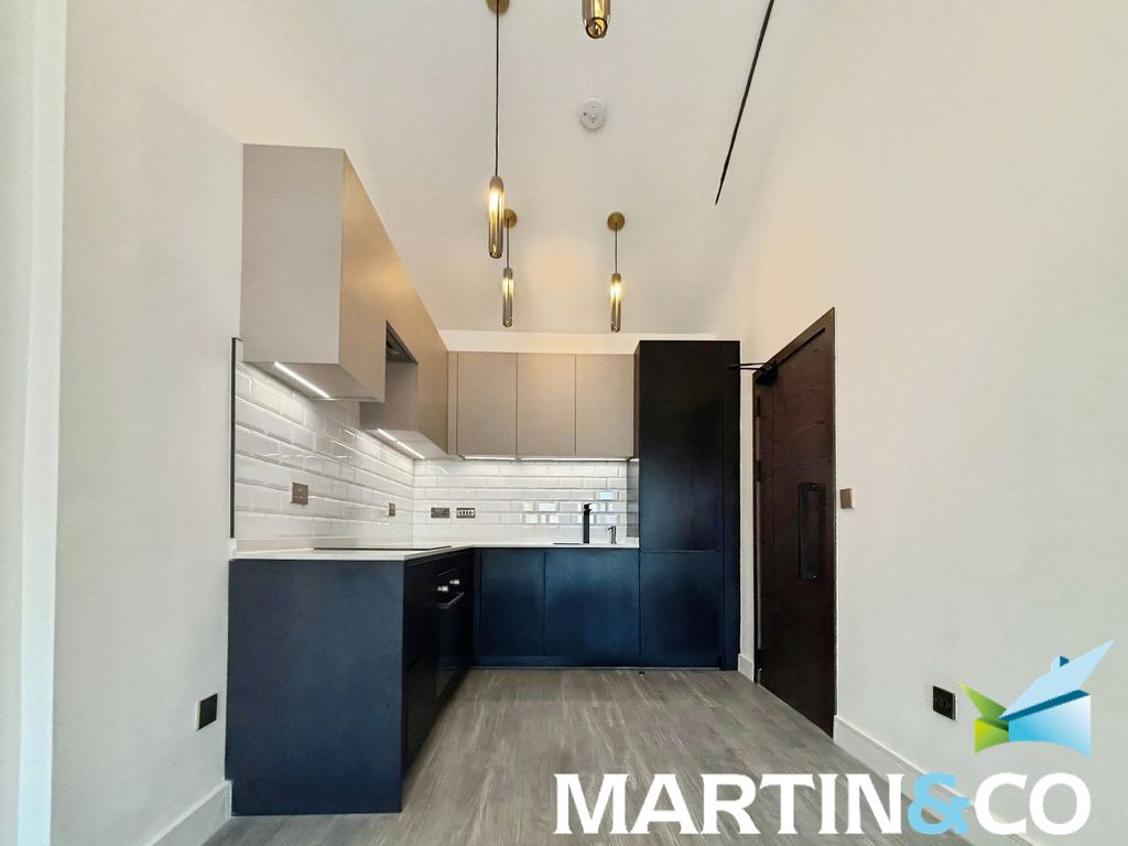 Property photo 3 of 23 Kitchen