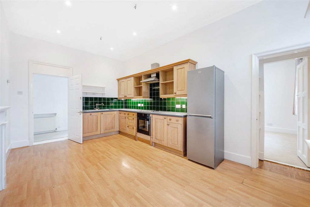 Property photo 2 of 13 1369103-6-68ee267d91B48.Jpg