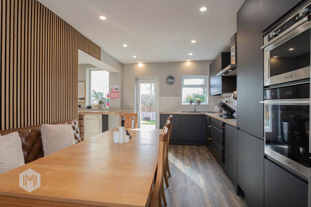 Property photo 2 of 35 Photograph