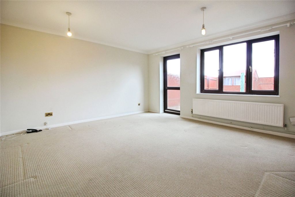 Property photo 3 of 7 Picture No. 10