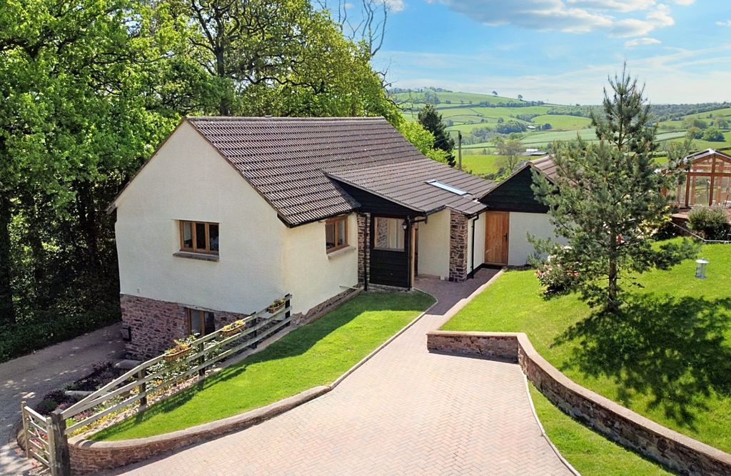 Property photo 1 of 24 Farleigh Barn