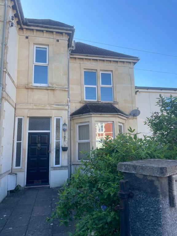 Property photo 2 of 5 Elegant Period Facade With Bright Bay Windows...
