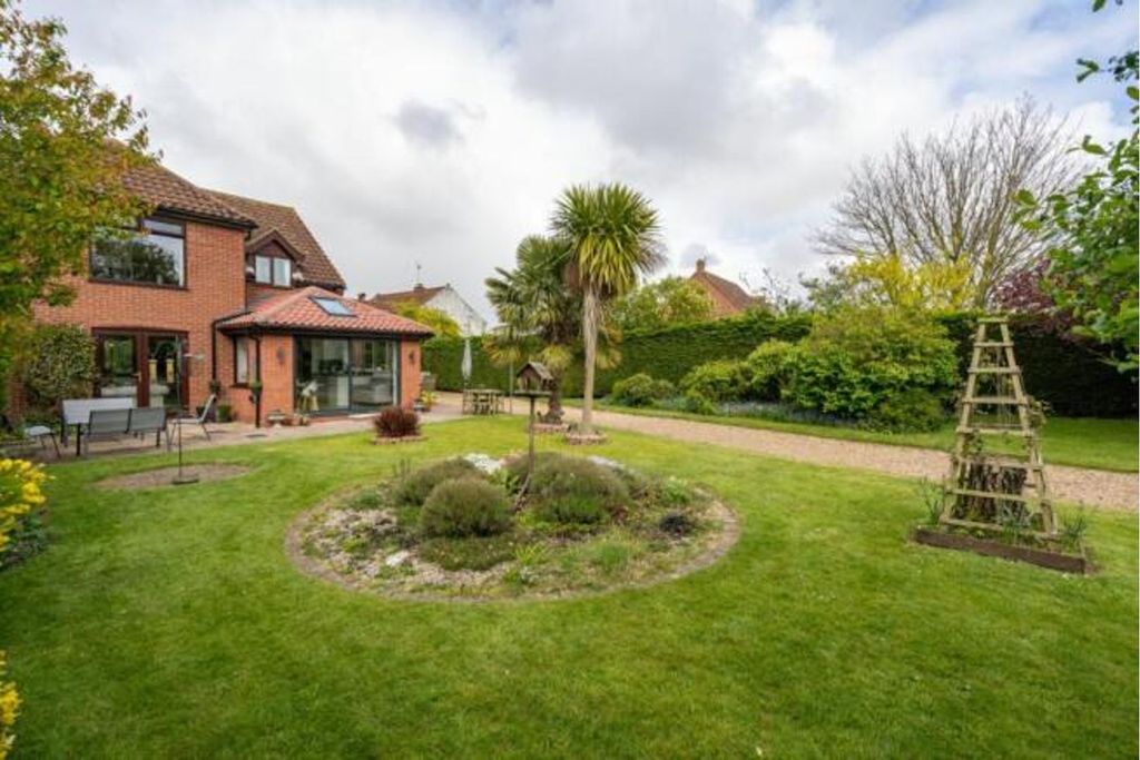 Property photo 1 of 37