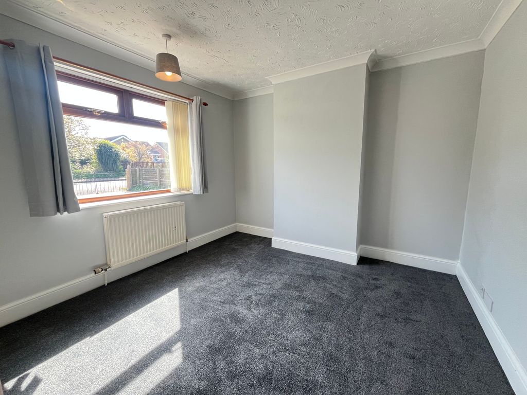 Property photo 3 of 10 Bedroom 1