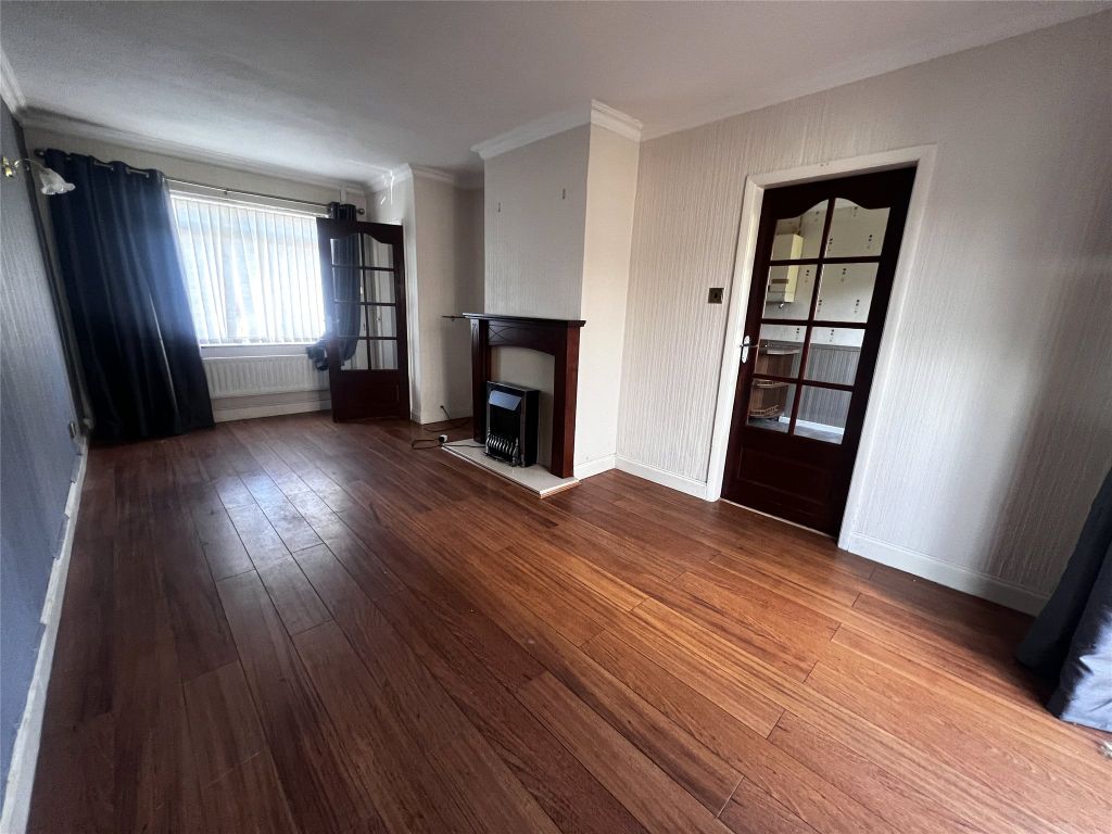 Property photo 2 of 18 Lounge