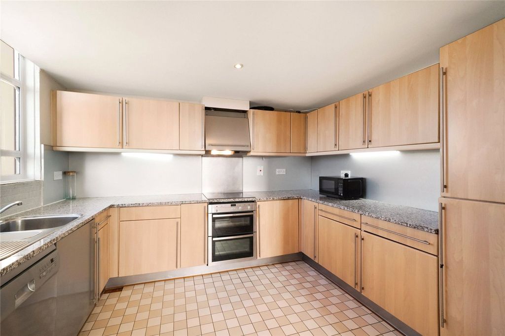 Property photo 2 of 15 Picture No. 16