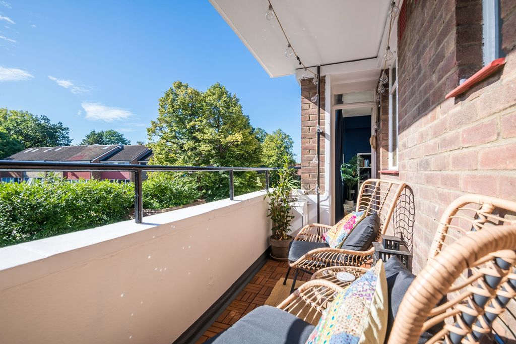 Property photo 3 of 19