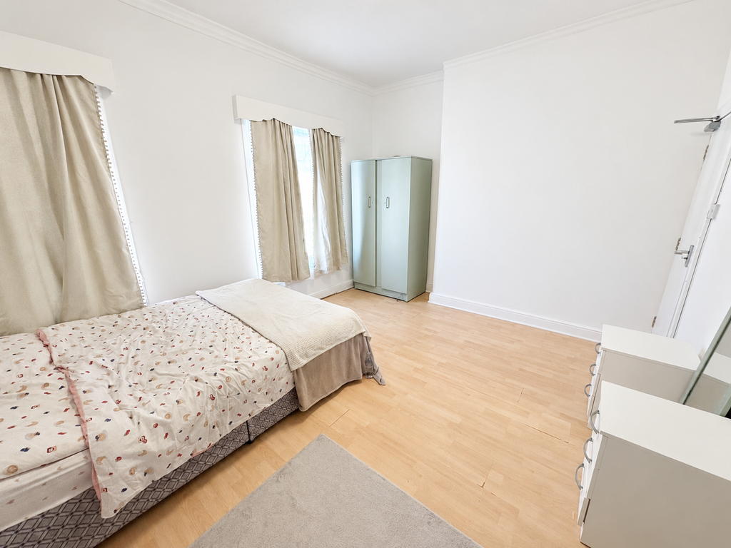 Property photo 1 of 3