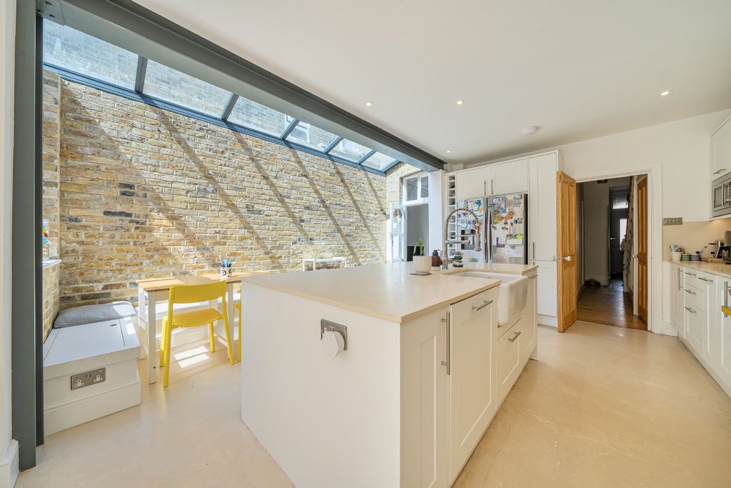 Property photo 1 of 21 5112194