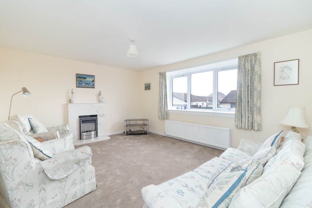 Property photo 2 of 23 Living Room