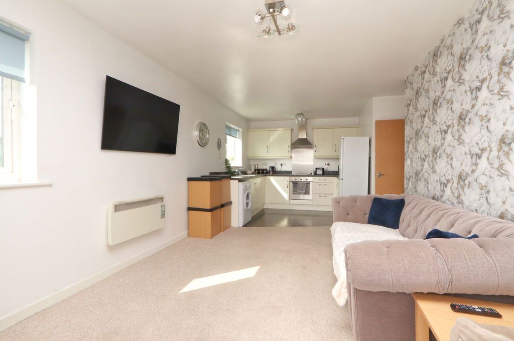 Property photo 3 of 9
