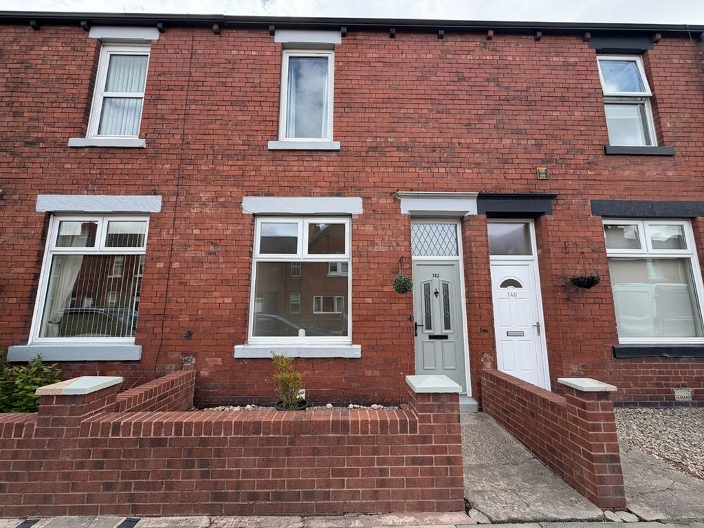 Property photo 1 of 16 Front
