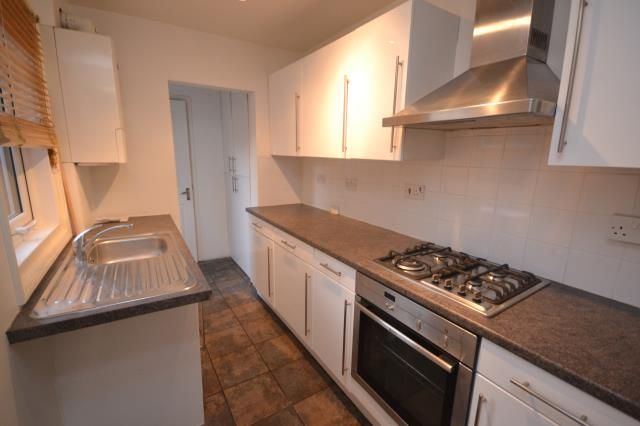 Property photo 2 of 11 Kitchen