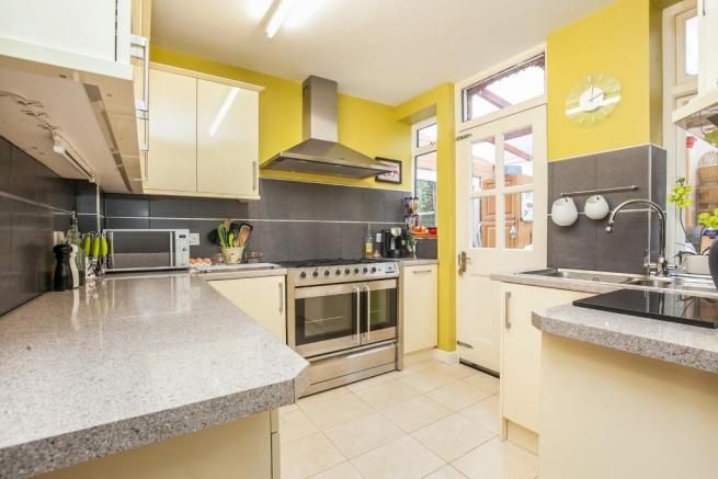 Property photo 2 of 8 Kitchen