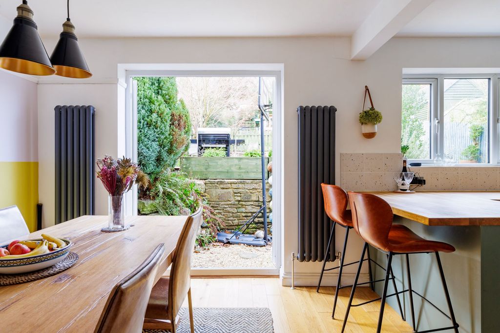 Property photo 2 of 29 Dining Area/ Kitchen