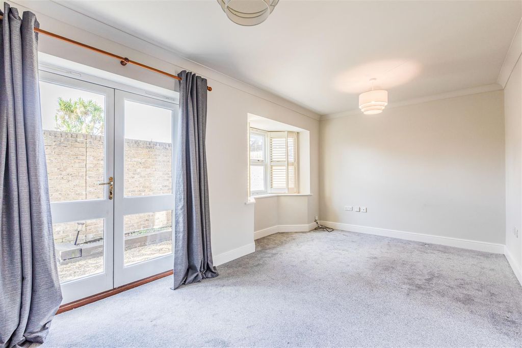 Property photo 2 of 15 Living Room