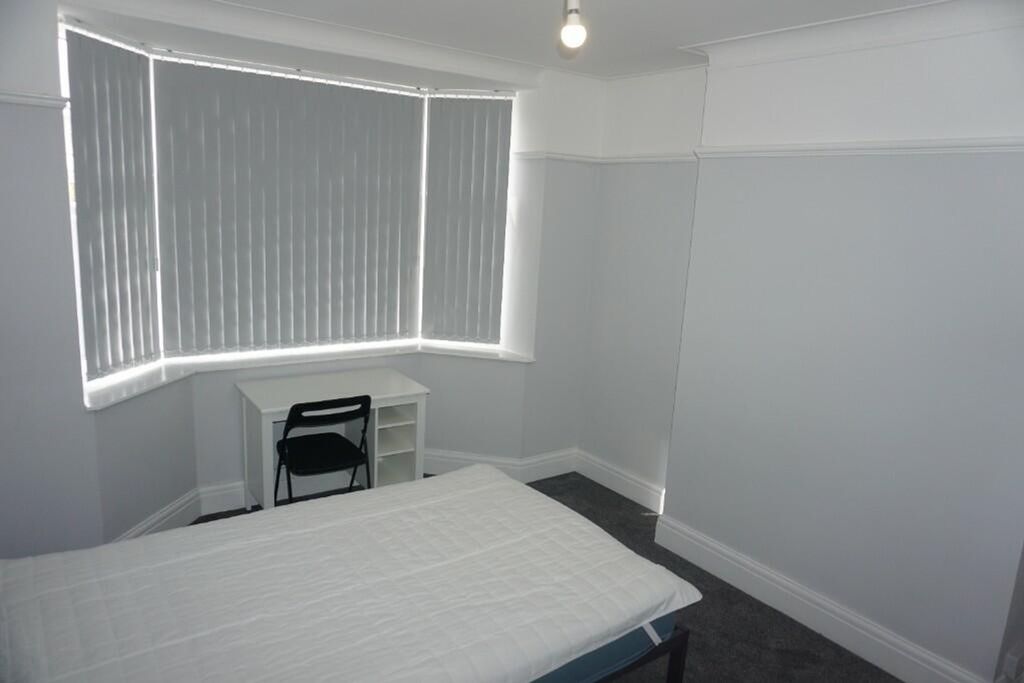 Property photo 2 of 8 A Bright And Clean Double Bedroom With A Comfortab...