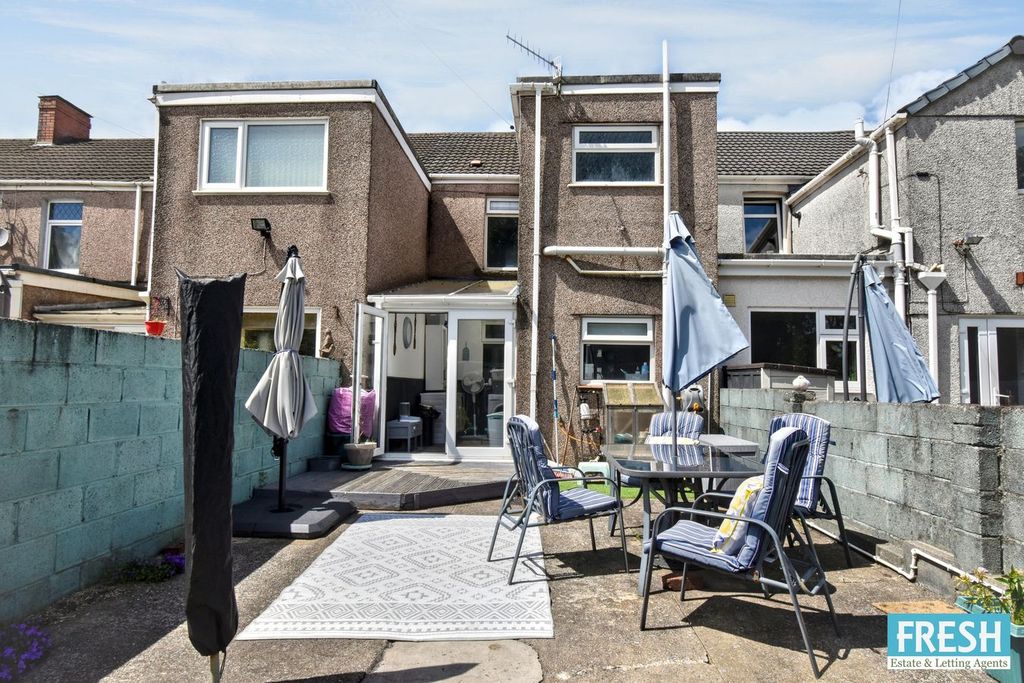 Property photo 2 of 36