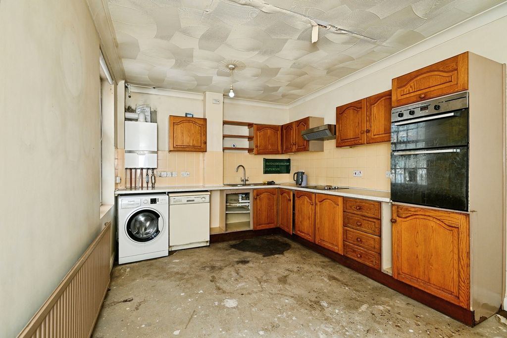 Property photo 2 of 16 Pbox-Img.Jpg
