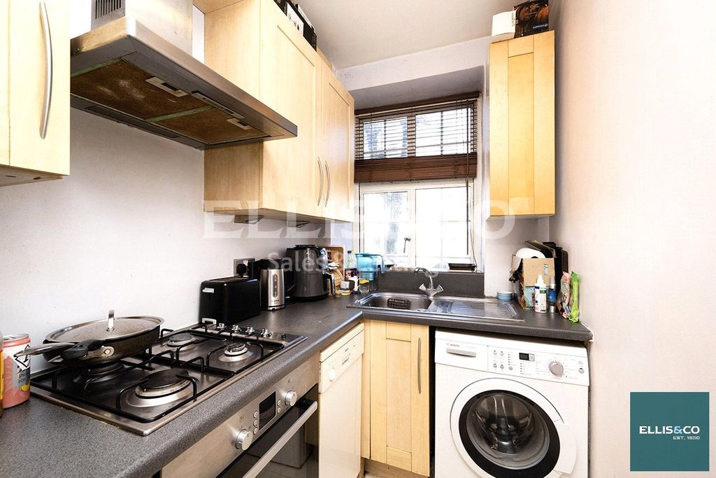 Property photo 2 of 9 Picture No. 23