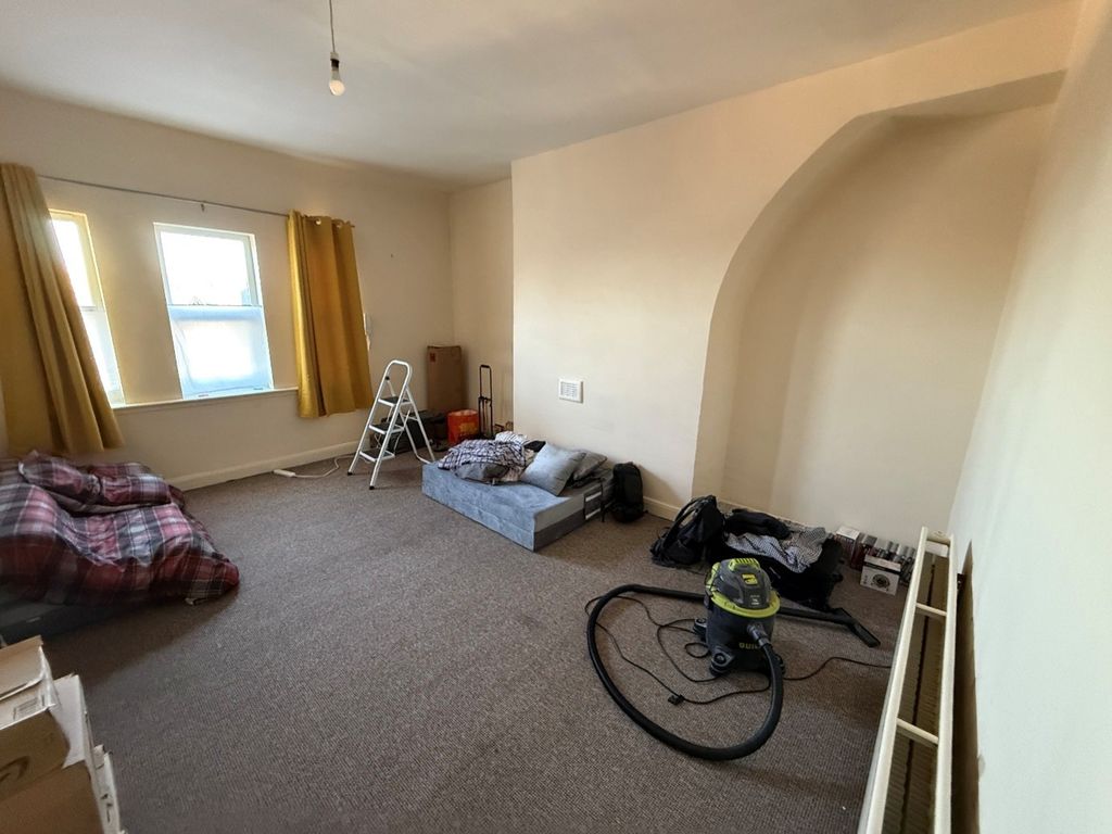 Property photo 1 of 4