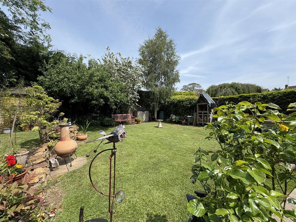Additional image 16 of 4 bed property for saleBrooklands Close, Daventry NN11
