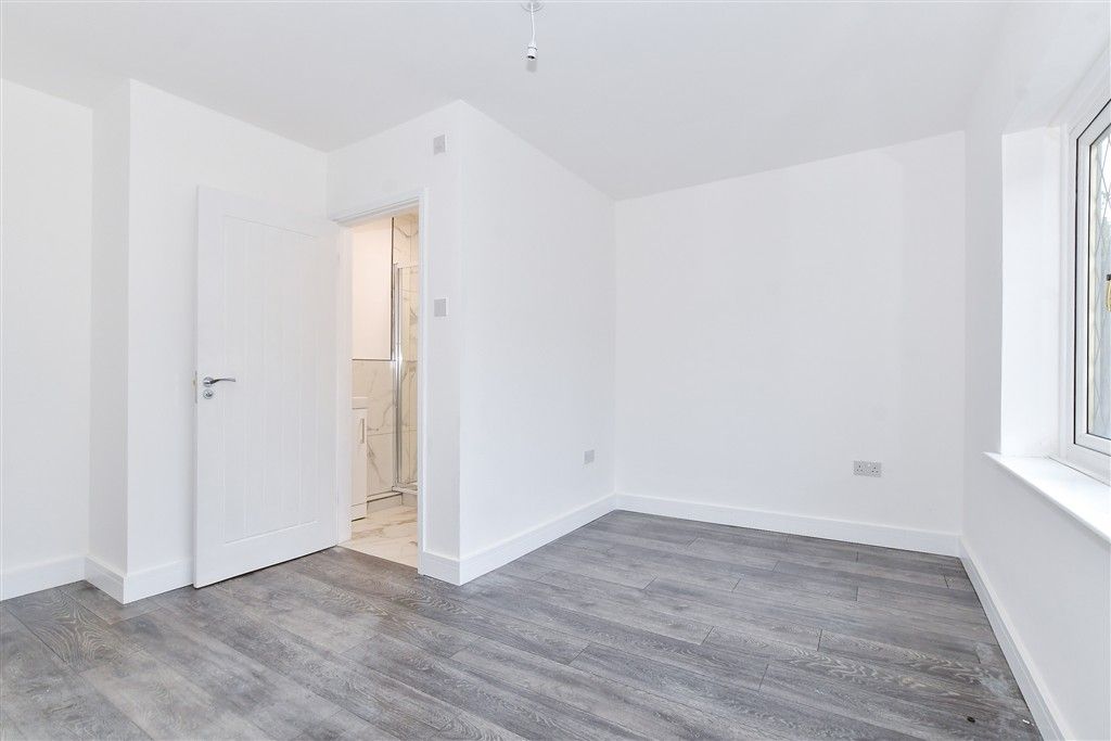 Property photo 2 of 15 Bedroom 1