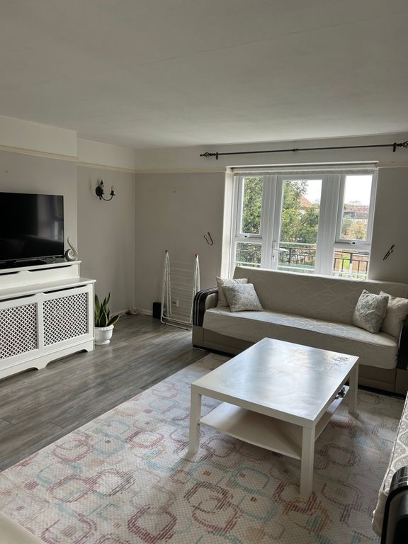 Property photo 3 of 9 Living Room