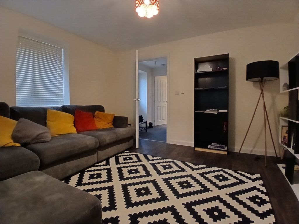 Property photo 3 of 12 Lounge