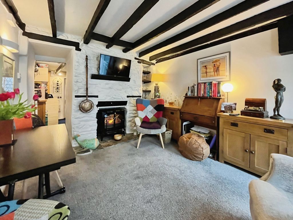 Property photo 3 of 23