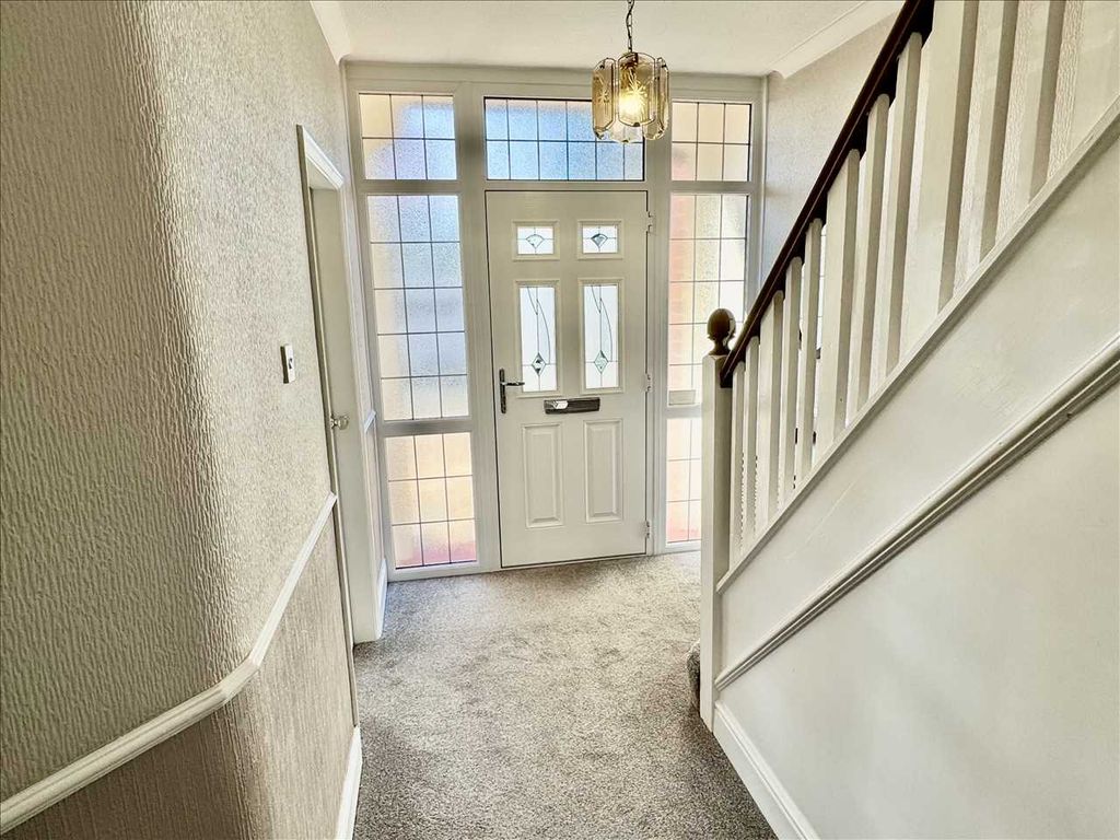 Property photo 2 of 12 Ground Floor