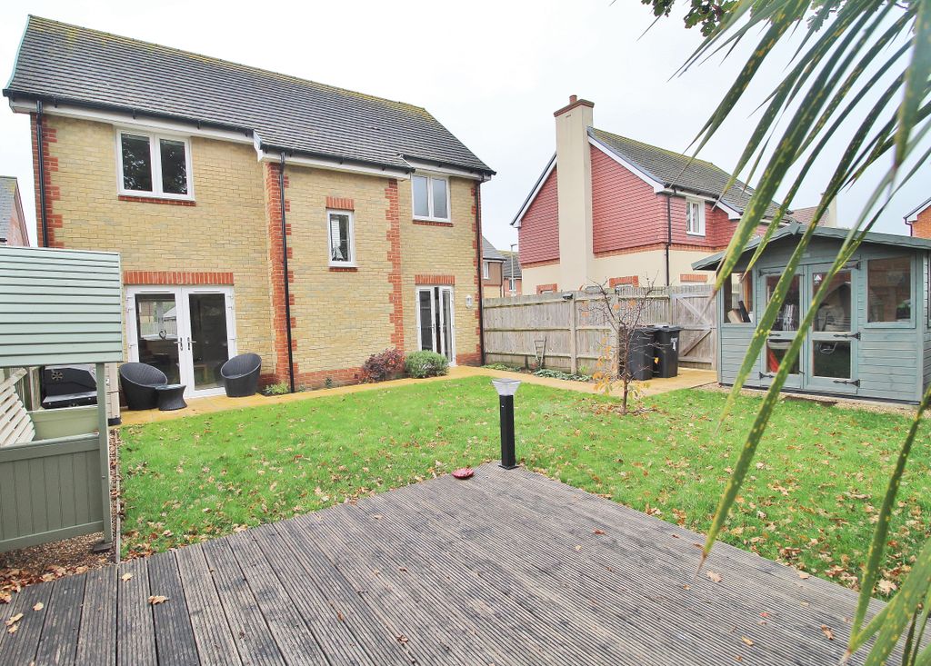 Property photo 2 of 21