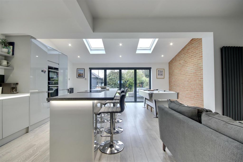 Property photo 1 of 22 5Cf1622D-8B73-4A67-842E-09Ff8289A449_1_201_A.Jpeg