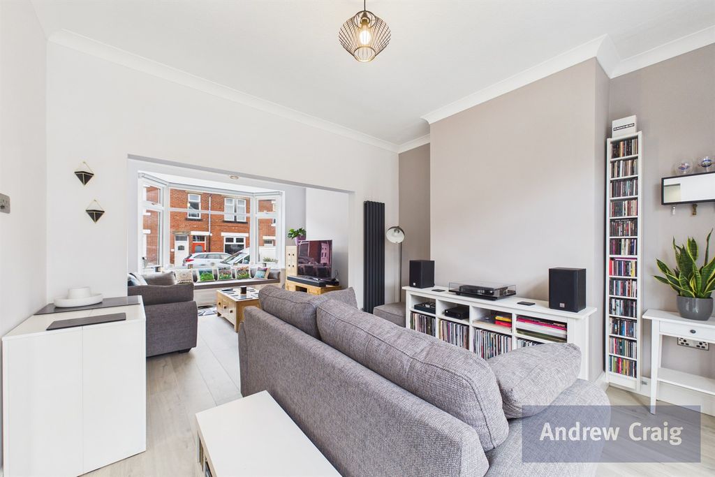 Property photo 3 of 17 Dining Room