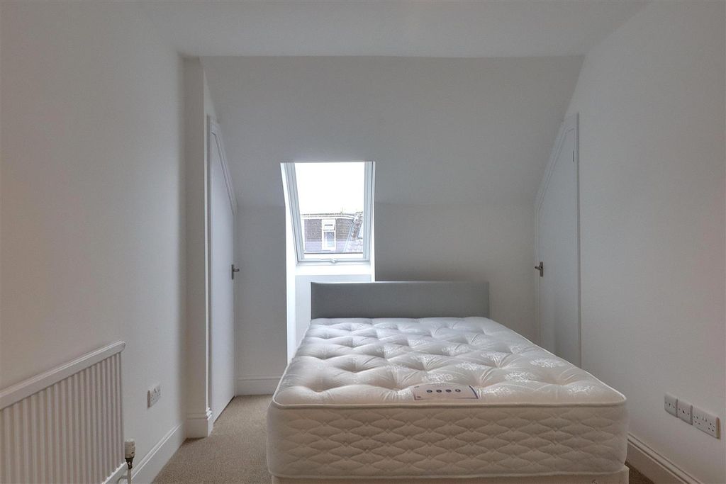 Property photo 2 of 9 R5.Jpg