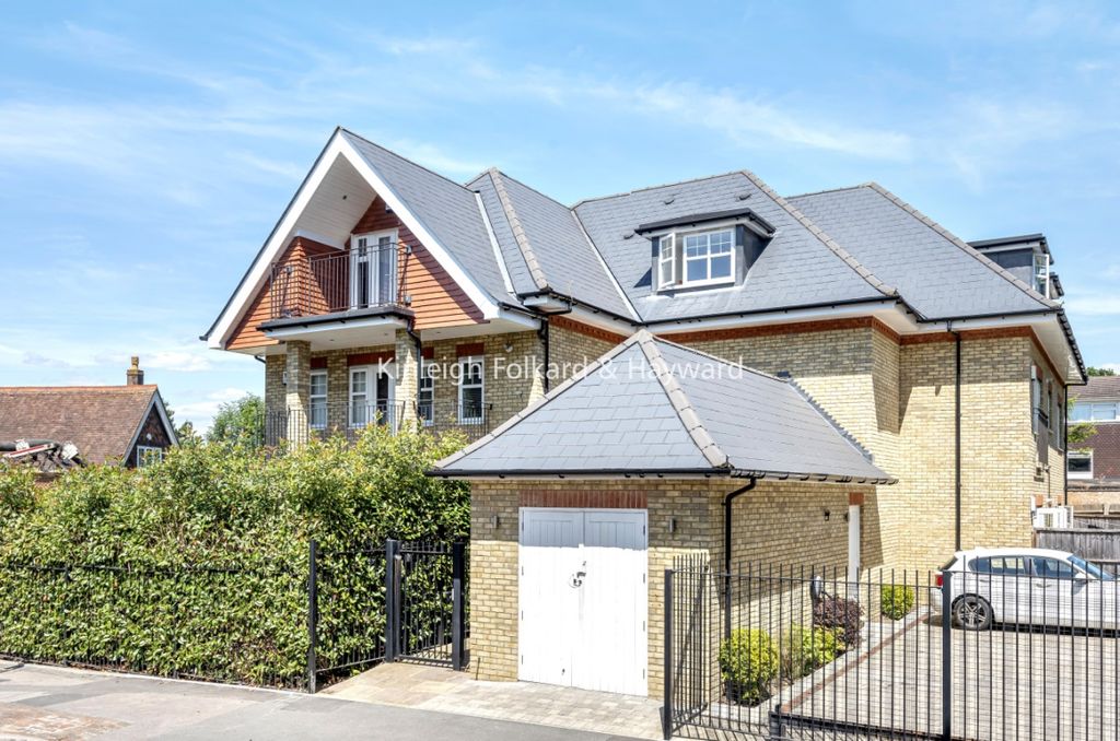 Property photo 1 of 14 External