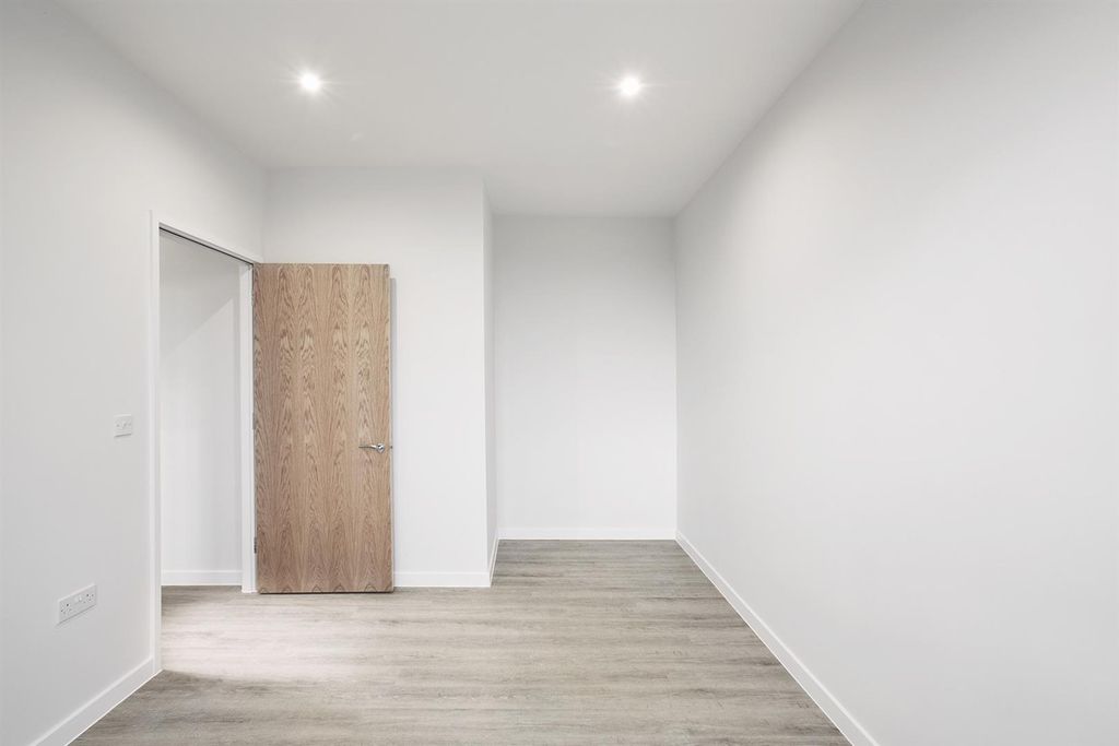 Property photo 3 of 4