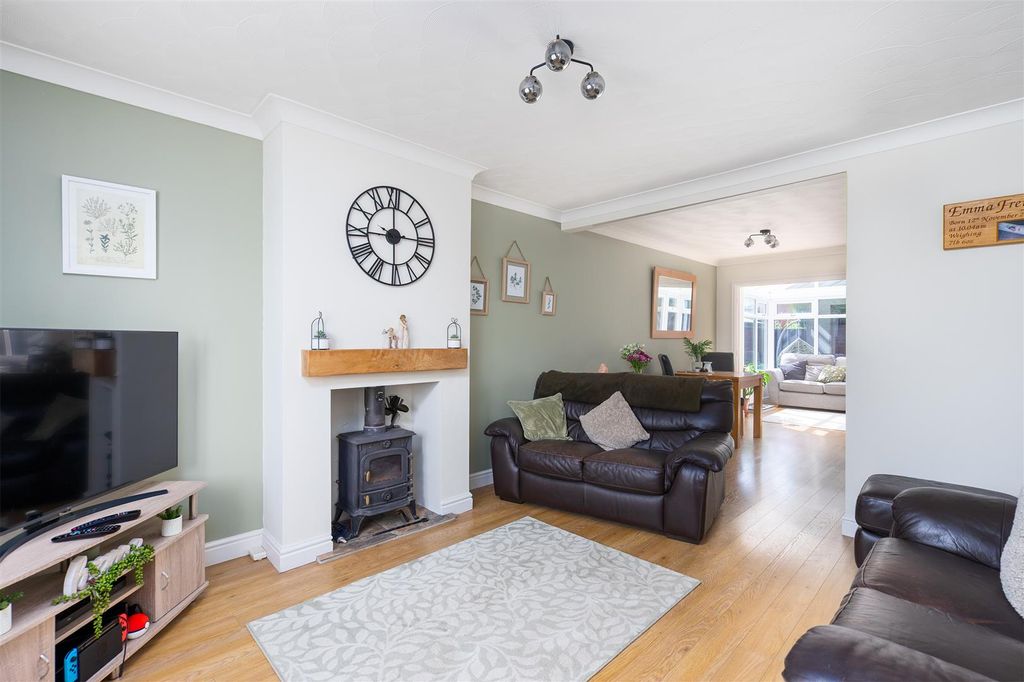 Property photo 2 of 17