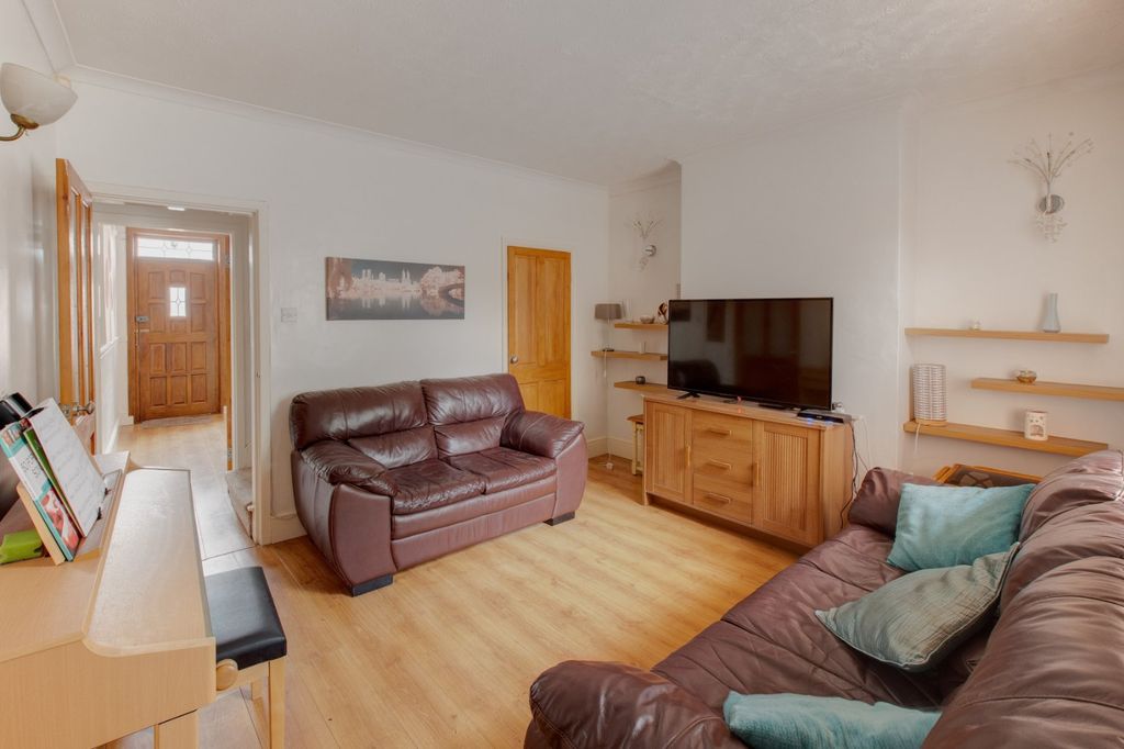 Property photo 2 of 18 Picture No. 02
