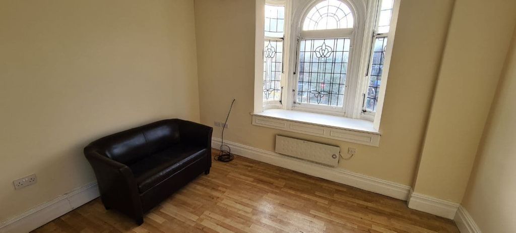 Property photo 3 of 4