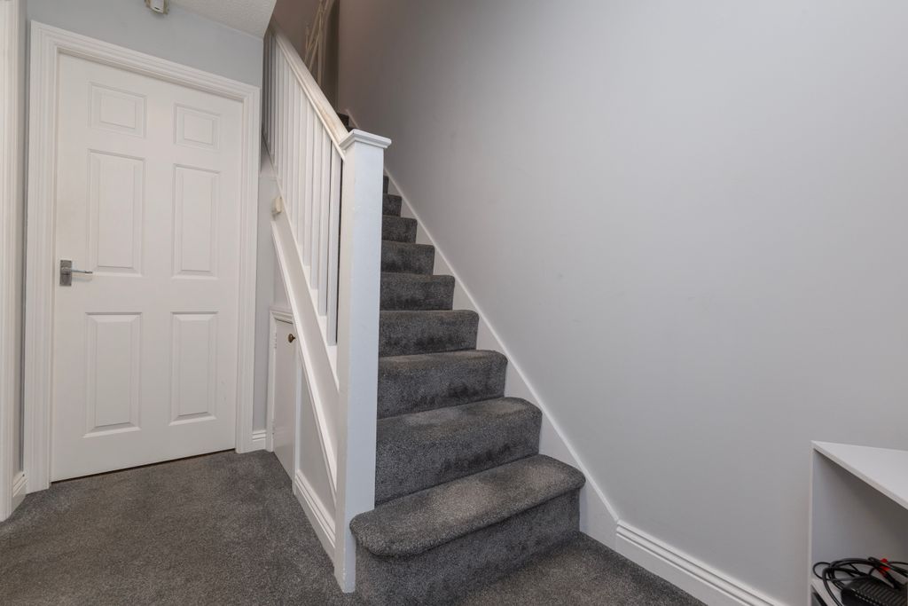 Property photo 3 of 20 Hallway