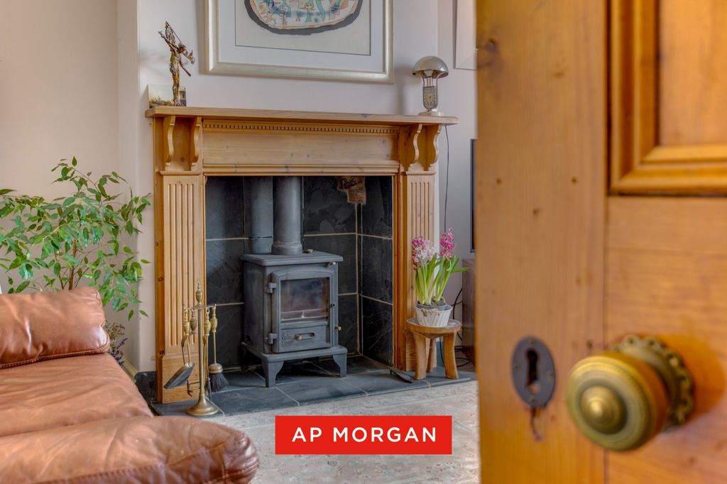 Property photo 2 of 20 Picture No. 12