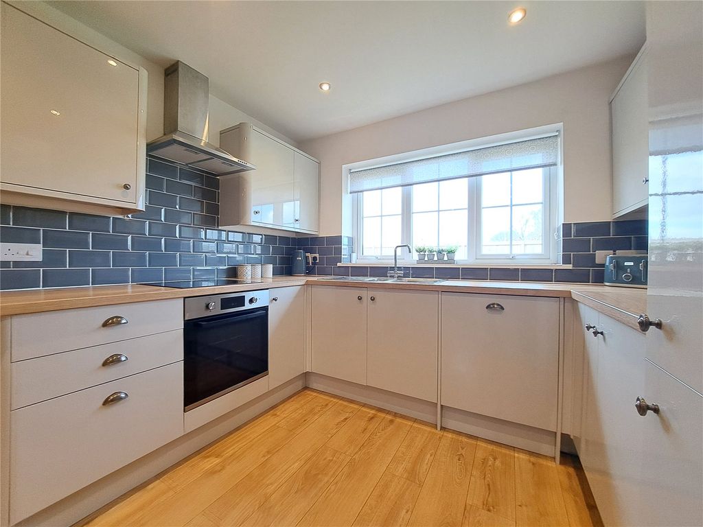 Property photo 3 of 19 Picture No. 20